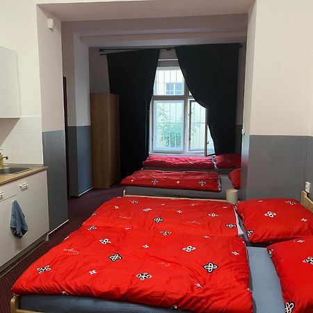 Apartment Moon Прага Экстерьер фото