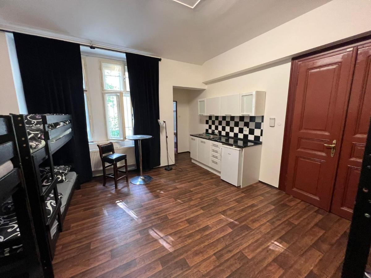 Apartment Moon Прага Экстерьер фото