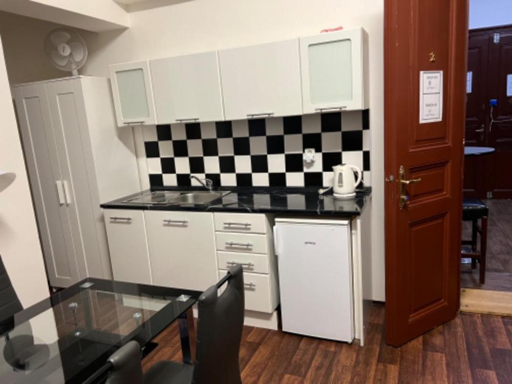 Apartment Moon Прага Экстерьер фото