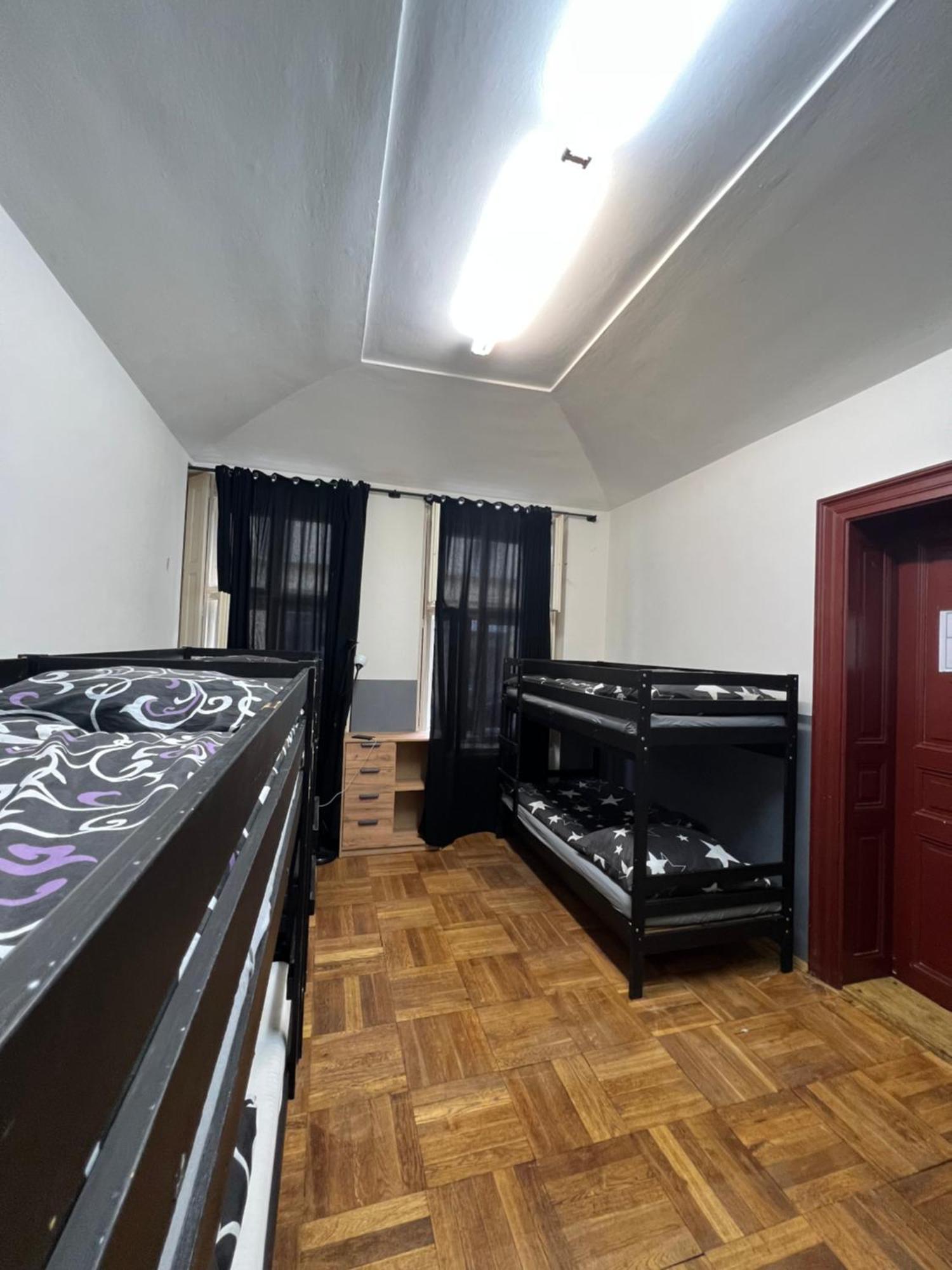 Apartment Moon Прага Экстерьер фото