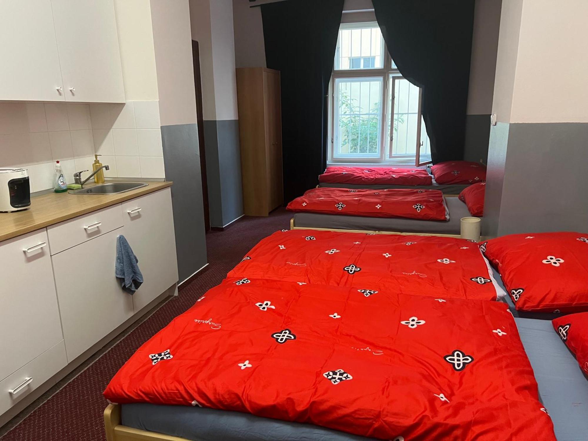 Apartment Moon Прага Экстерьер фото