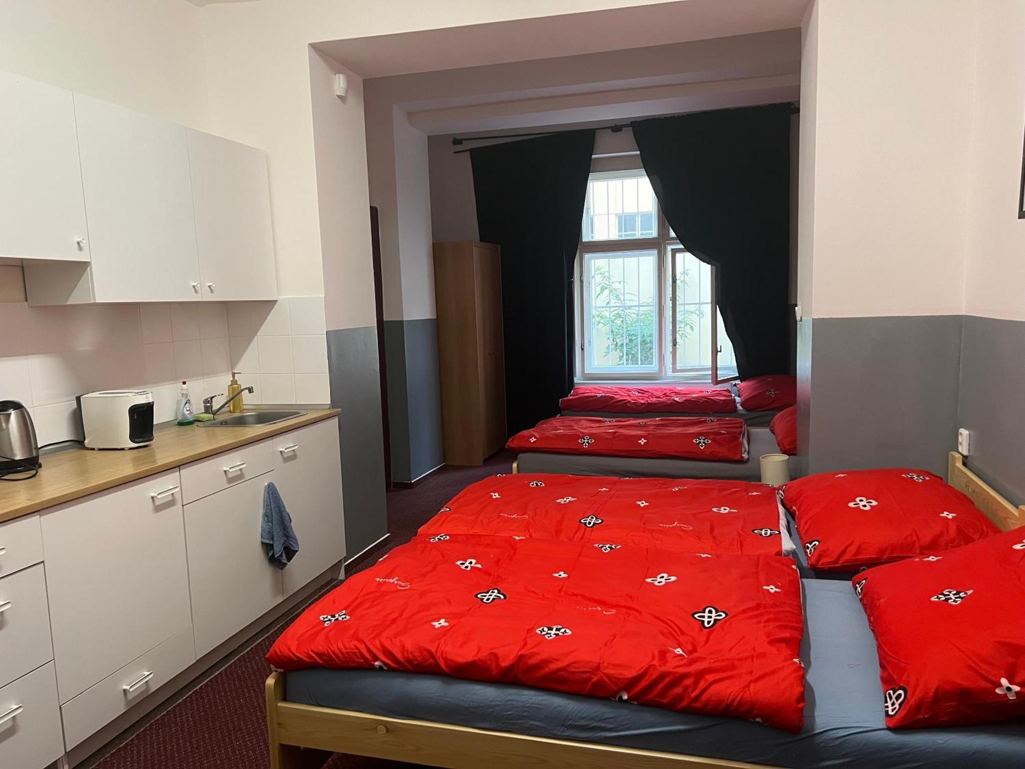 Apartment Moon Прага Экстерьер фото