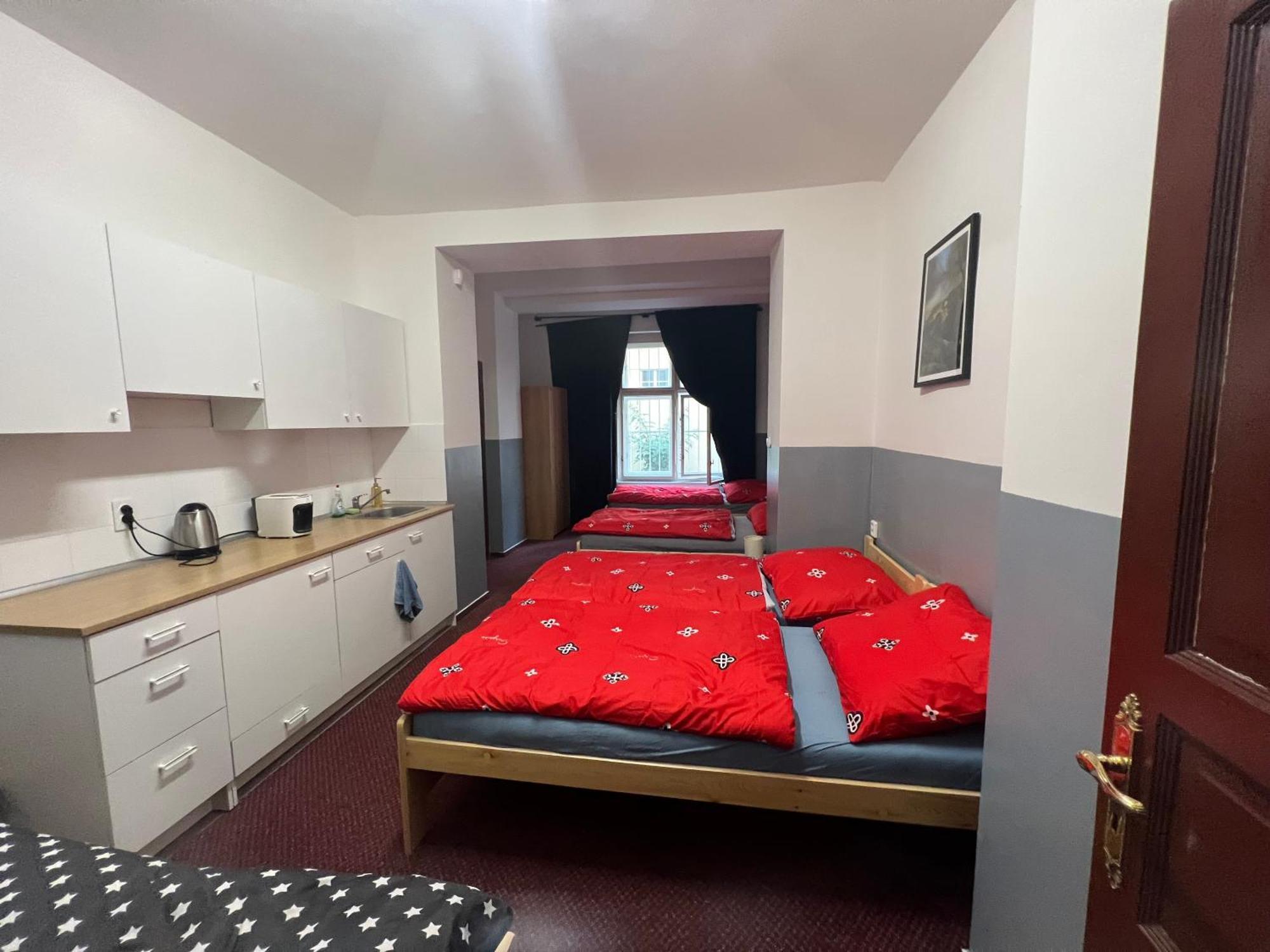 Apartment Moon Прага Экстерьер фото